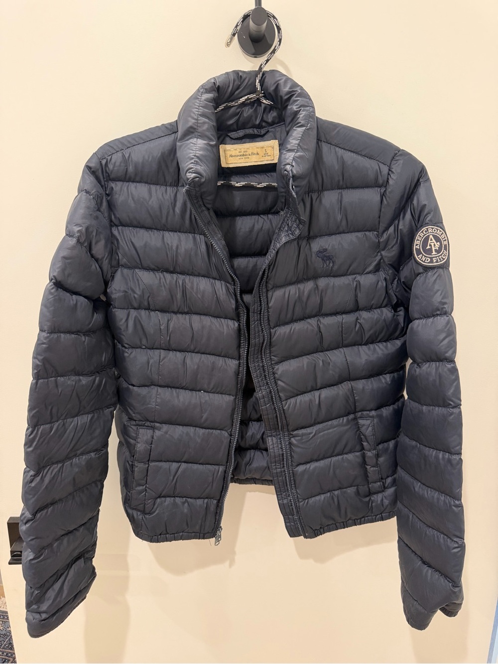 Abercrombie & Fitch Men’s Dark Navy Quilted Puffer Jacket